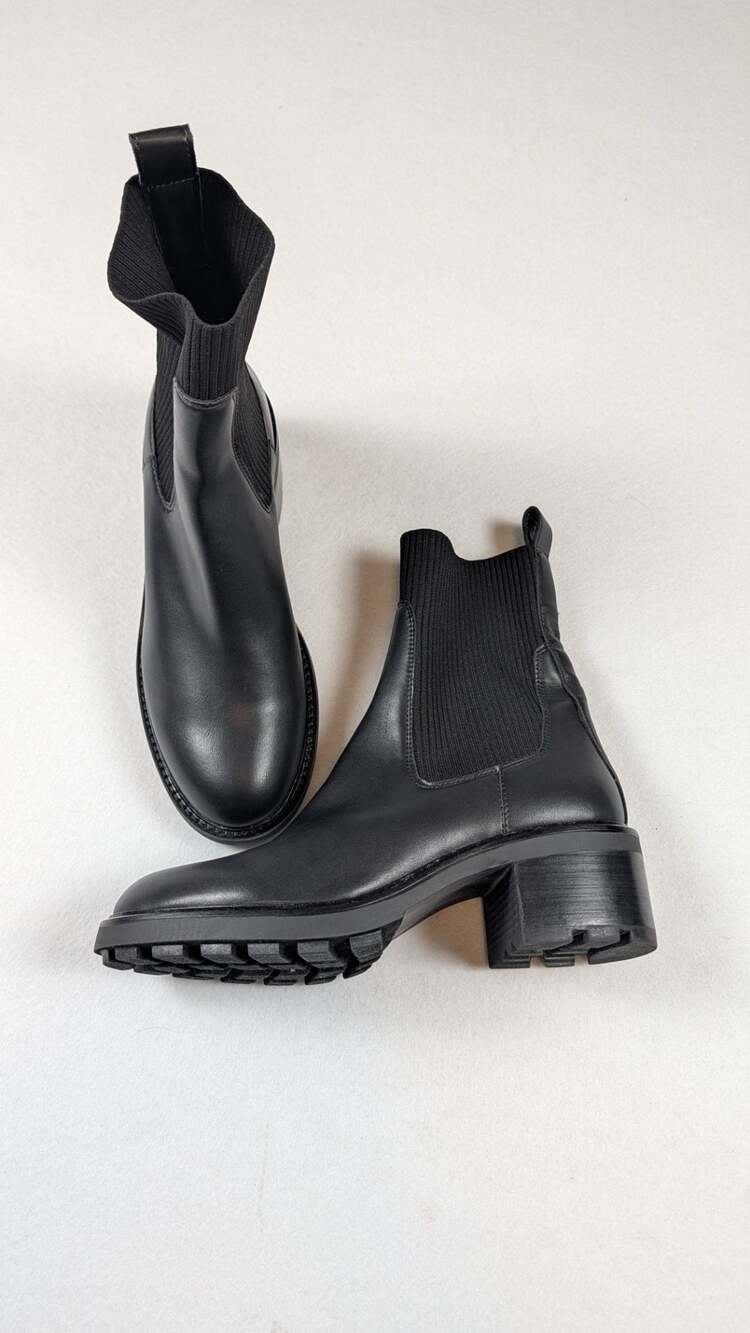 Steve Madden Holley Black Ribbed Sock Ankle Boots women’s 8.5 - Picture 6 of 6